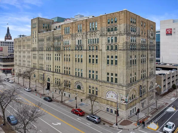 270 East Highland AVENUE #1043, Milwaukee, WI 53202