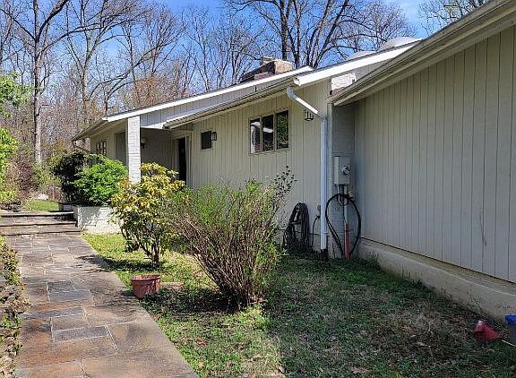 2nd image of 1299 Woodside Dr
