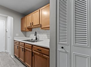 29336 Dequindreunit #103, Warren, MI 48092