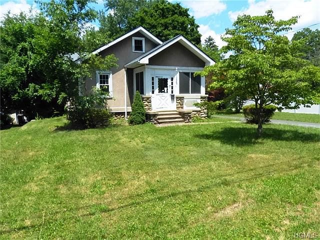 1st image of 8 Nanuet Ave