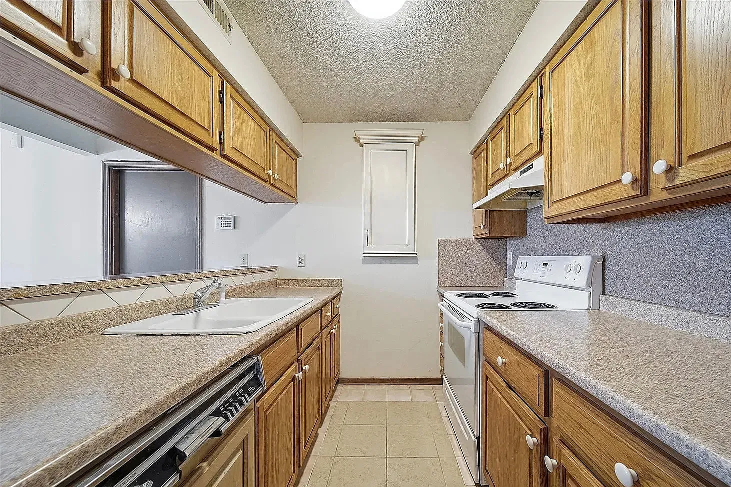 6738 S 78th East Ave - 6738 S 78th East Ave Tulsa OK 74133 — Photo 3