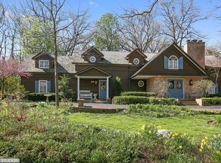 121 Indianwood Ln, Indian Head Park, IL
