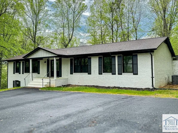 180 Leatherwood Cir, Martinsville, VA 24112