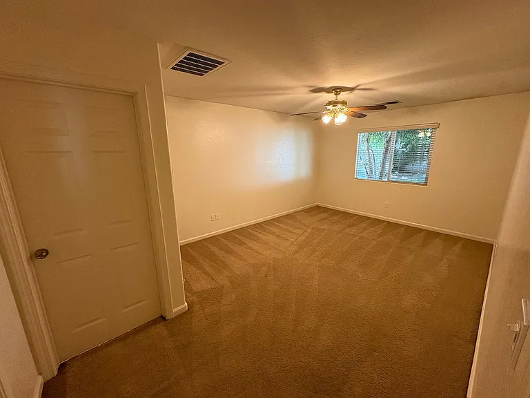 4704 W Rialto Ave — Photo 6