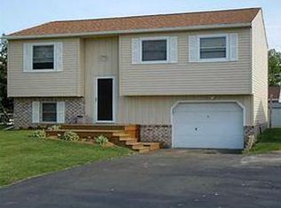 7333 Starcrest Rd, Perrysburg, OH 43551