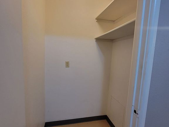 5th image of 1605 7th St N #31