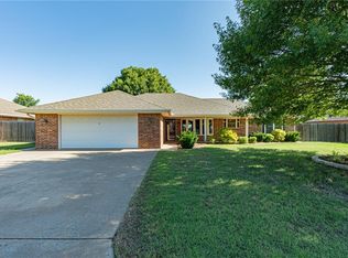 2301 Berry Ave, Weatherford, OK 73096