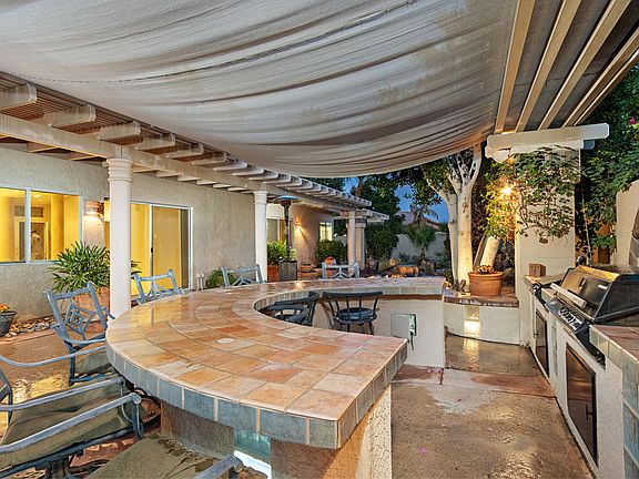 5th image of 78601 Pompeii Ct