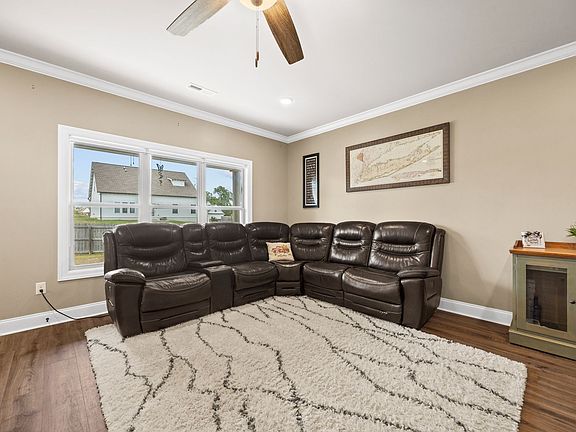 5th image of 2608 Etna Dr