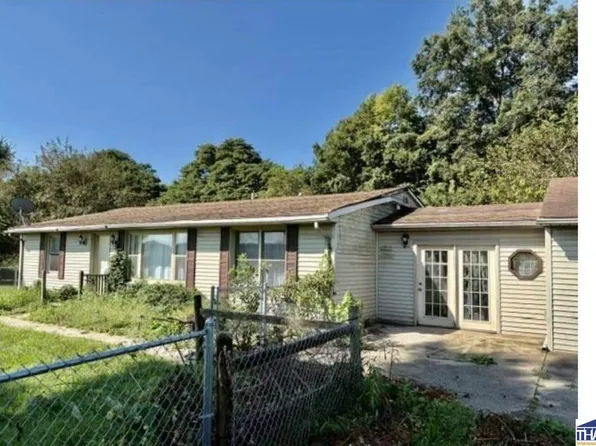 9545 Bono Rd, Terre Haute, IN 47802