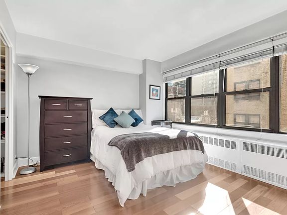 3rd image of 210 E 36th St APT 6A