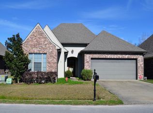 126 Clover Leaf Dr, Lafayette, LA 70508