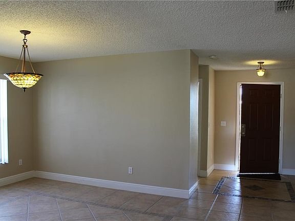 4th image of 761 Belhaven Dr