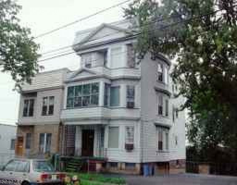 1st image of 618 Washington Ave