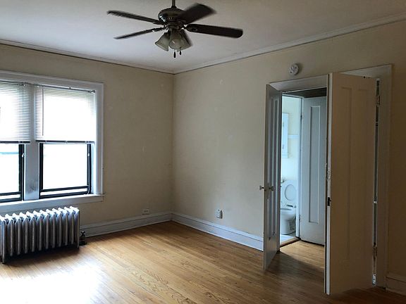 2nd image of 1952 W Wilson Ave #3VX