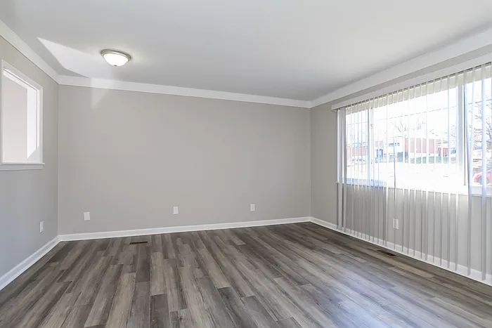 11718 Hamlet Rd — Photo 3