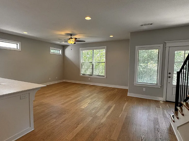 2369 E Amherst Aly — Photo 7
