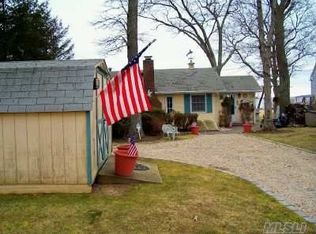 2405 Bay Shore Rd, Greenport, NY 11944