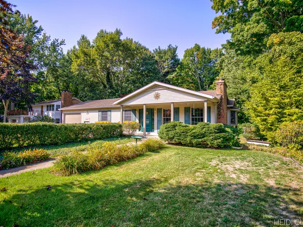 13639 Lakeshore Dr, Grand Haven, MI 49417