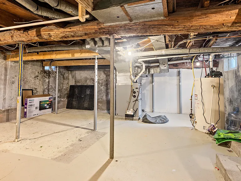 481 Besserer St #1 — Photo 24