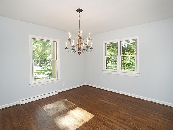 3rd image of 259 Hilltop Ln