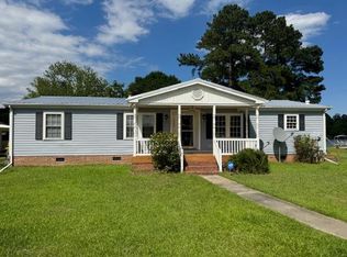 1204 Gin Pond Dr, Summerton, SC 29148