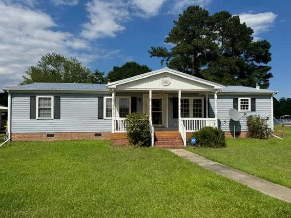 1204 Gin Pond Dr, Summerton, SC 29148