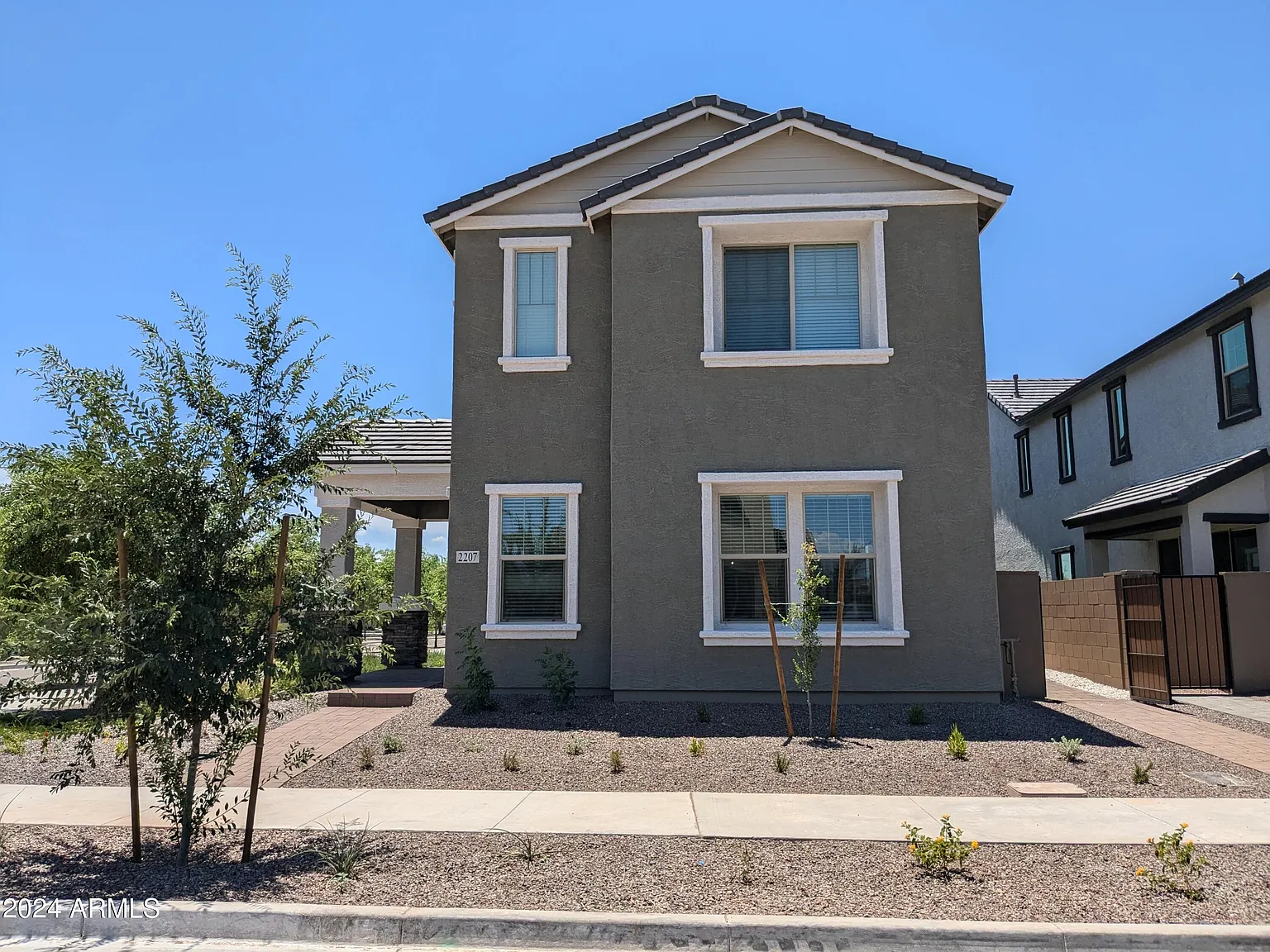 3 bed, 2.5 bath, 2567 sqft, $3,200 — Photo 2