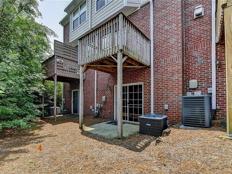 3187 Mill Springs Cir — Photo 26