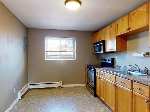 2nd image of 40 Bryon Rd APT 6