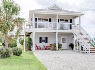 8007 8th St, Surf City, NC 28445