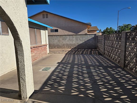 2nd image of 725 Brick Dr