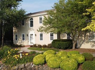 1970 Wildwood Dr, Cedarburg, WI 53012