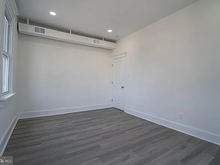 2410 Wharton St #2 — Photo 12