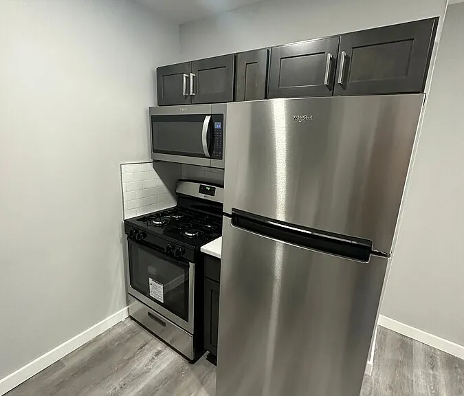 625 E Vernon Rd #1B — Photo 2
