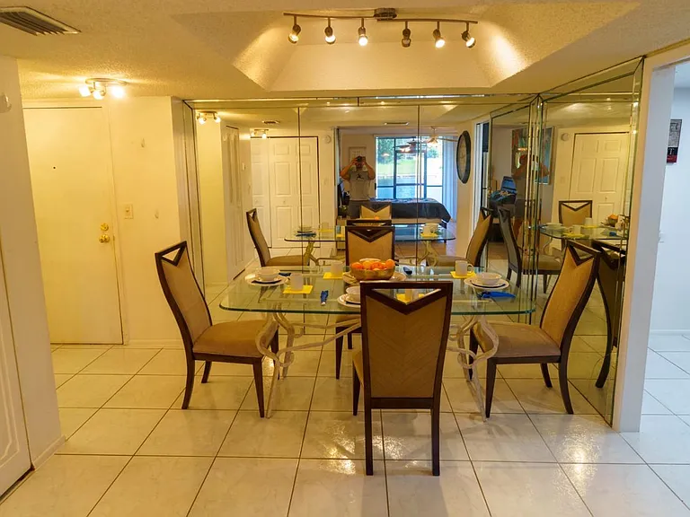 3750 Inverrary Dr #1R — Photo 2