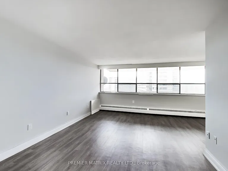65 Thorncliffe Park Dr #1411 — Photo 9