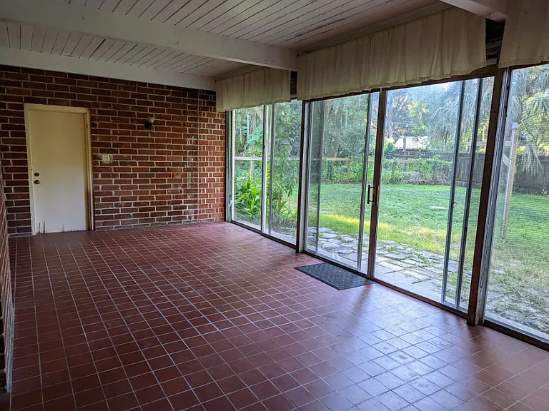 1005 NW 13th Ave — Photo 16