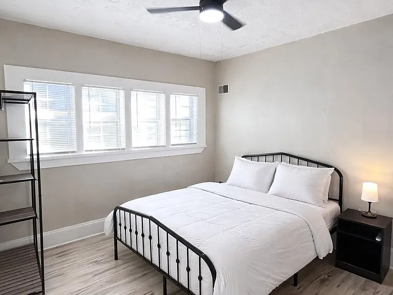 Metropolitan Pkwy SW — Photo 1