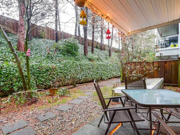 2733 Atlin Pl #204, Coquitlam, BC V3C 5B1