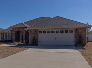 128 Lakeview Dr, Athens, AL 35613