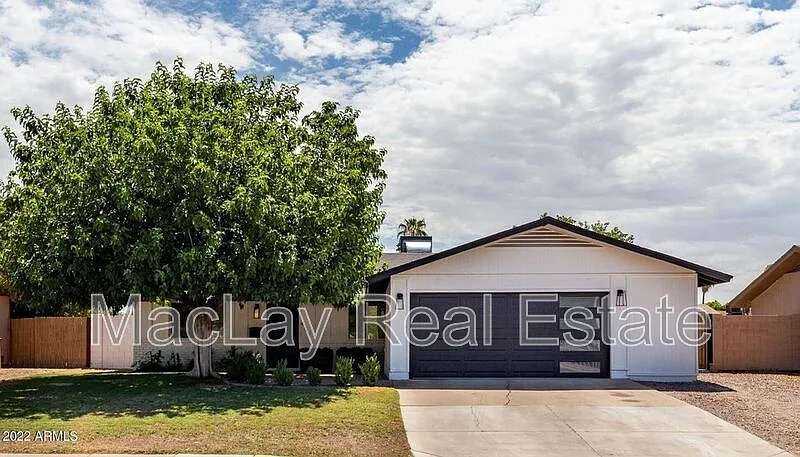 409 N Arrowhead Dr