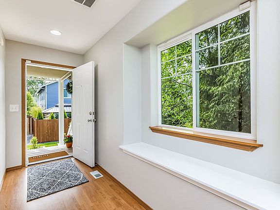 4th image of 1317 84th Ave SE