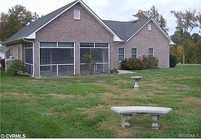 2nd image of 514 Cobblestone Dr