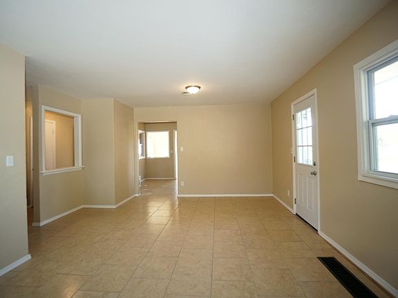 2nd image of 1405 Dorchester Dr