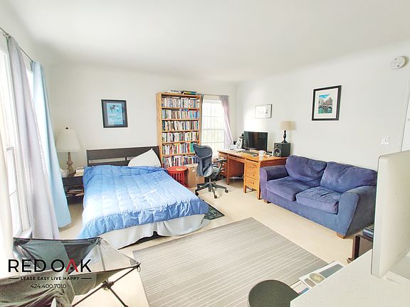 2nd image of 4754 Oakwood Ave #14