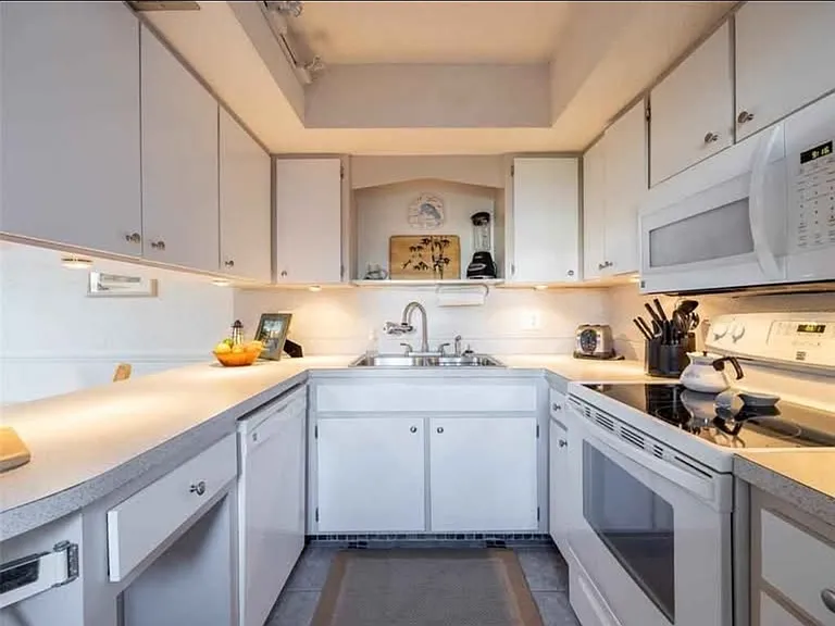 400 Base Ave E #210 — Photo 6