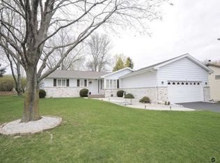 1113 S Division St, Waunakee, WI 53597