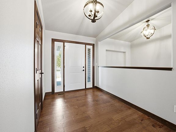 4th image of 3779 Bell Blvd E
