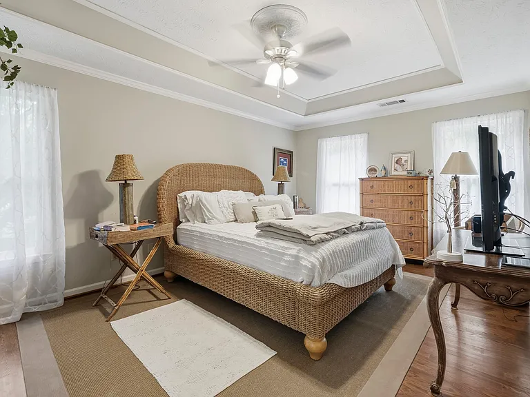 1001 Kakie Pl — Photo 35